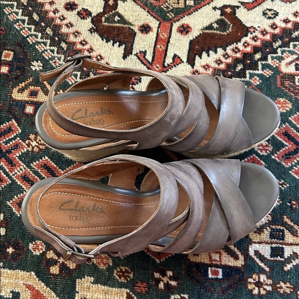 (9) Women’s Clarks Indigo Amelia Dark Brown Leather & Raffia Wedges - Picture 3 of 8